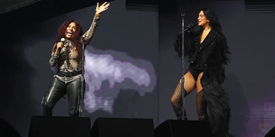 dua lipa and chaka khan light up chicago like nobody’s business